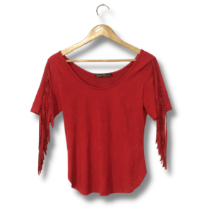 alt="Blusa Morena Rosa Vermelha Camurça Suede Lisa Franjas Tachas Referência 0025 Tamanho"