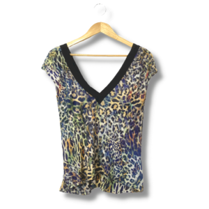 alt=”Blusa-Shoulder-Colorida-Estampa-Oncinha-P-PRM0010f”