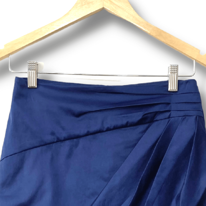alt=”Saia-Eclectic-Azul Royal-Lisa-com Pregas-P-M-PRM0006det3”