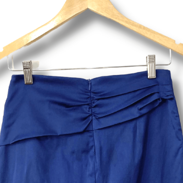 alt=”Saia-Eclectic-Azul Royal-Lisa-com Pregas-P-M-PRM0006det3”