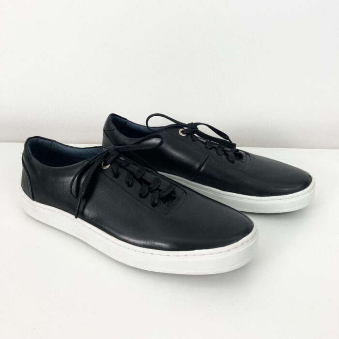 alt="Sapatenis-Villi-One-Preto-Liso-41-RIB0002lat"