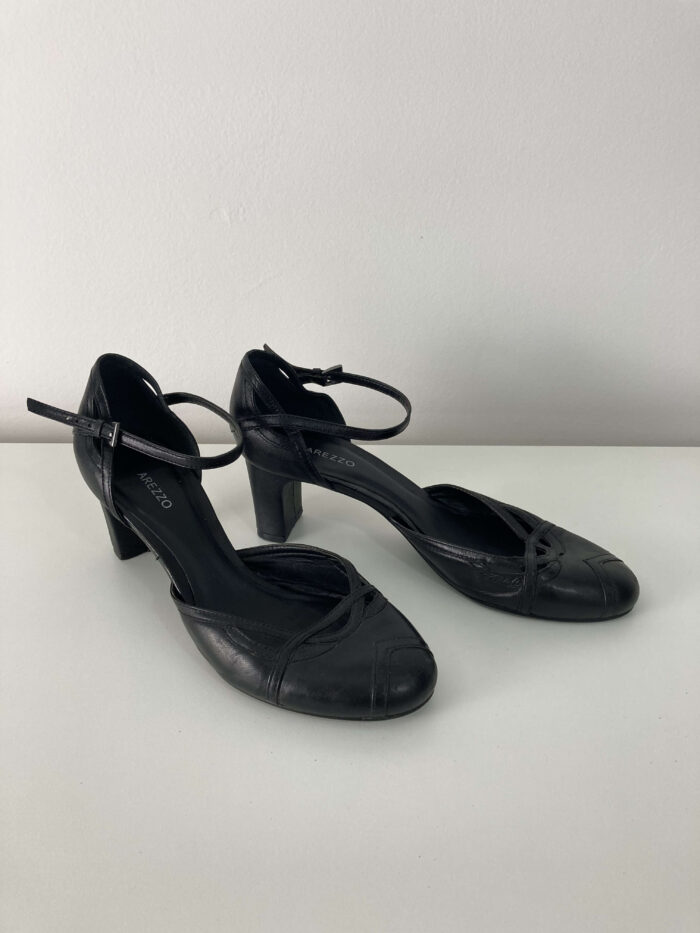alt="Sapato-Arezzo-Preto-Couro-37-AFL0056-lat"