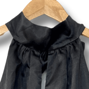 alt="Blusa-Just-Be-Preta-Lisa-Cetim-frente-unica-40-AFL0023det2"