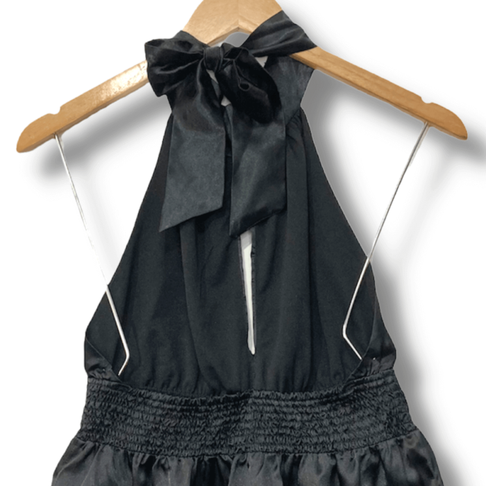 alt="Blusa-Just-Be-Preta-Lisa-Cetim-frente-unica-40-AFL0023det4"