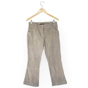 alt="Calça-Cor-Doce-Veludo-Cotele-Bege-Lisa-40-VFL0001f"