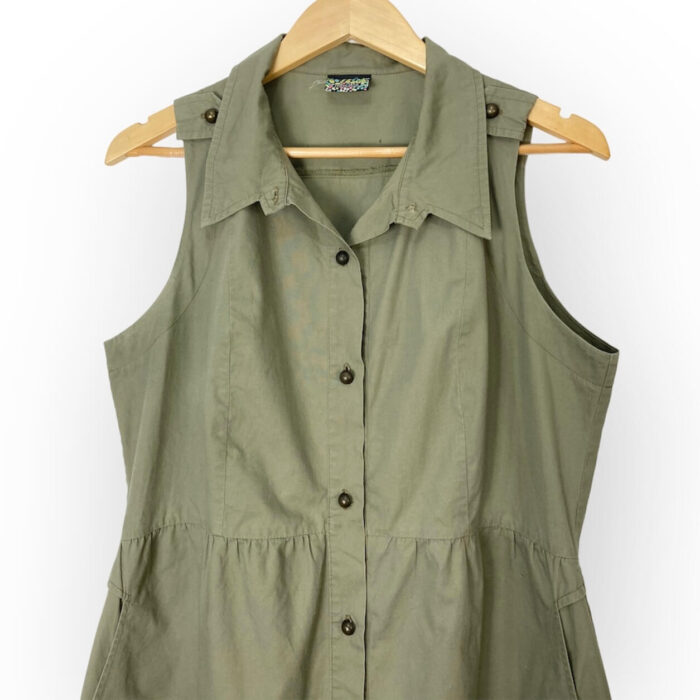 alt="Vestido-Mercatto-Verde-Ocre-Botões-Frontais-Liso-G-DSM0006det1"