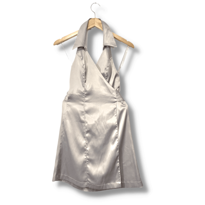 alt="Vestido-Verty-Cinza-Claro-Prateado-Liso-Transpassado-Cetim-P-AFL0027f"