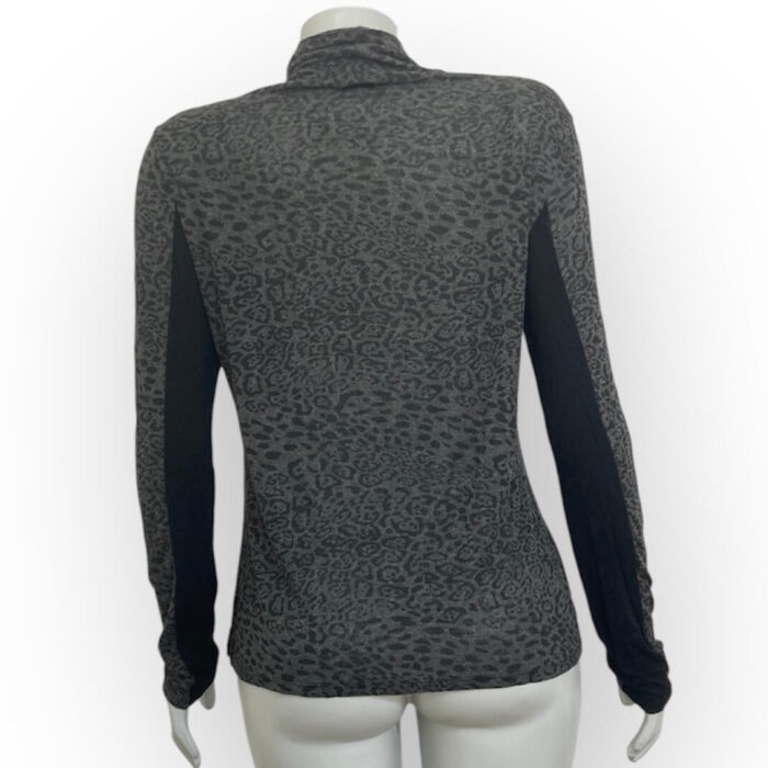 alt="Blusa-Shoulder-Preta-Cinza-Oncinha-G-VCC0035c"