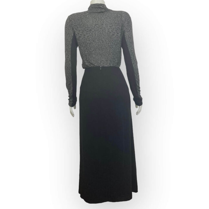 alt="Blusa-Shoulder-Preta-Cinza-Oncinha-G-VCC0035det2"