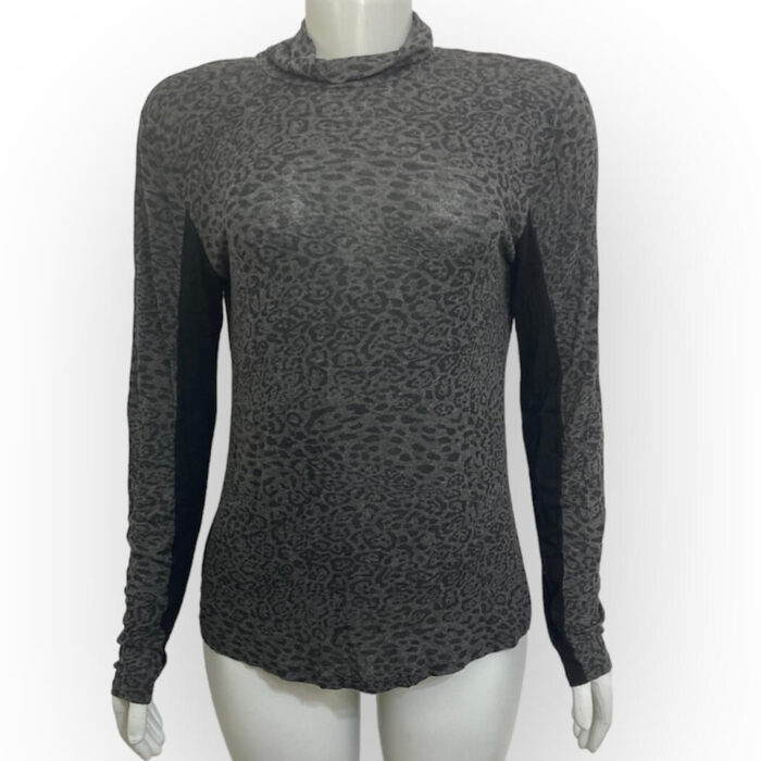 alt="Blusa-Shoulder-Preta-Cinza-Oncinha-G-VCC0035f"