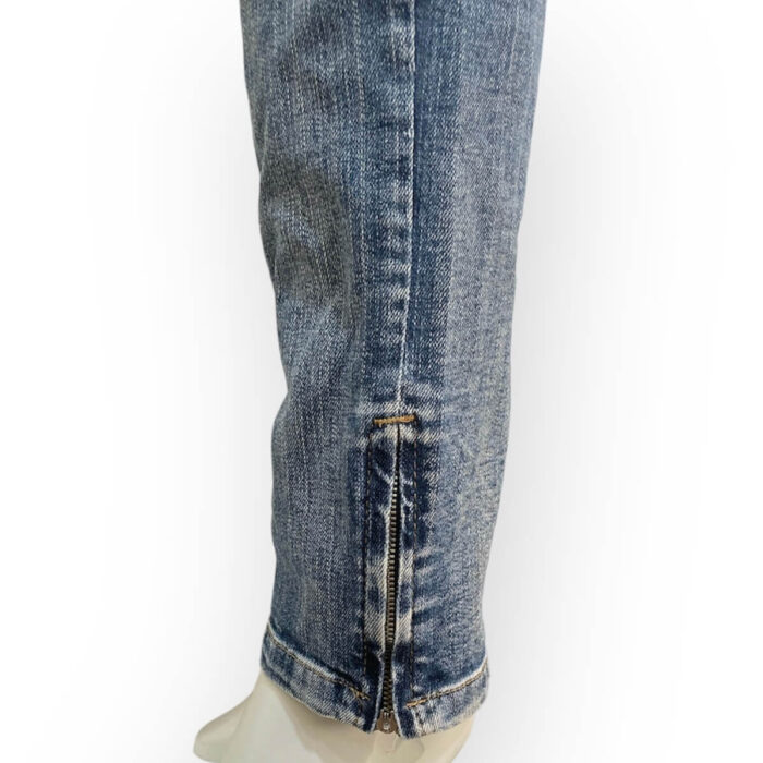 alt="Calça-Jeans-Shoulder-Zíper-Barra-46-VCC0040det3"