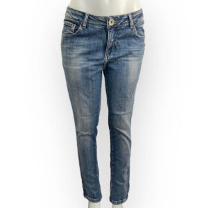 alt="Calça-Jeans-Shoulder-Zíper-Barra-46-VCC0040f"