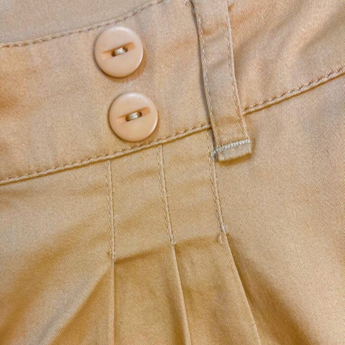 alt="Short-Zara-Bege-Pregas-G-FMM0012det1"