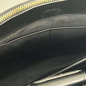 alt="Bolsa-Coach-Ferragens-Douradas-Preta-FMM0090det5"