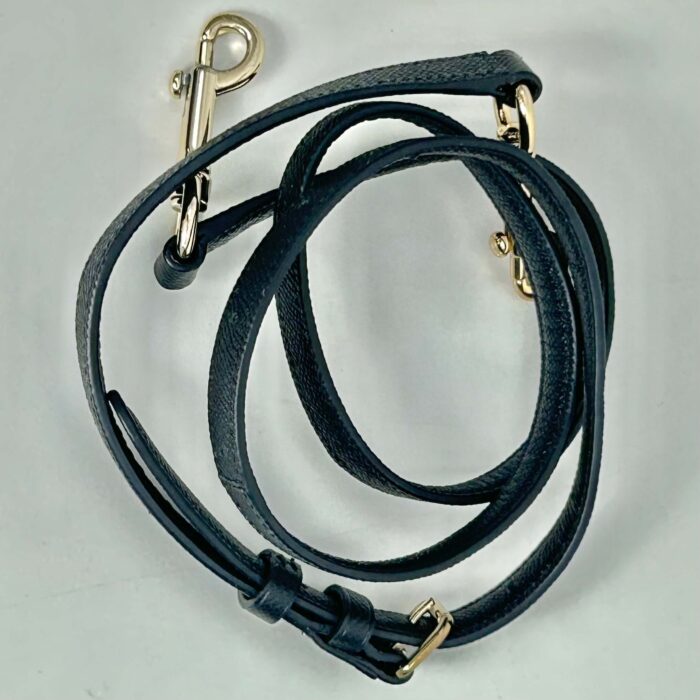 alt="Bolsa-Coach-Ferragens-Douradas-Preta-FMM0090det6"