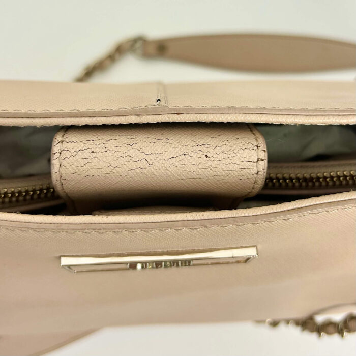 alt="Bolsa-DKNY-Alca-Correntes-Bege-FMM0089det4"