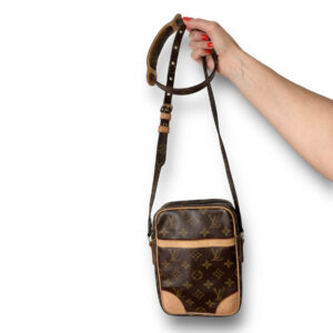 alt="Bolsa-Louis-Vuitton-tira-colo-Monograma-marrom-bege-FMM0052f"